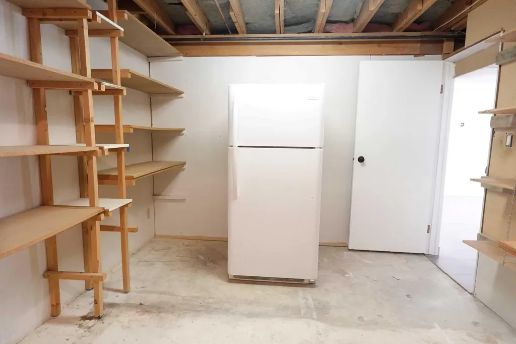 1009 1 Street NE Sundre AB T0M 1X0