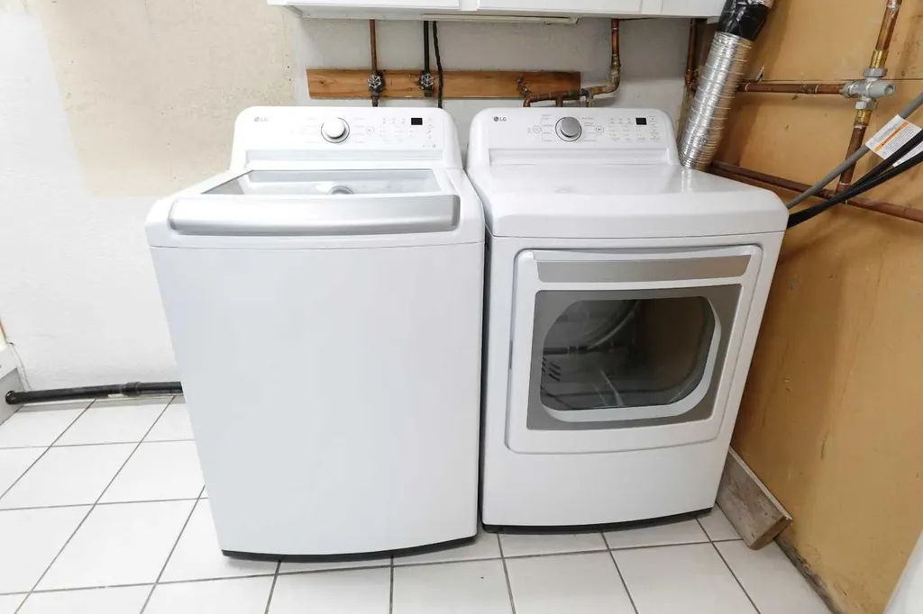 1009 1 Street NE Sundre AB T0M 1X0
