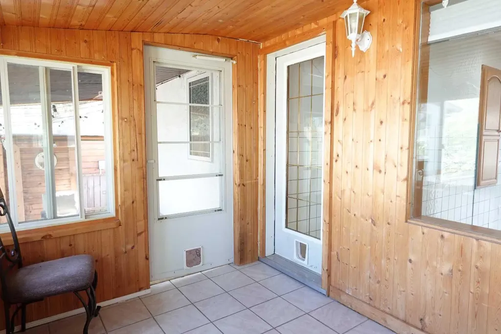 1009 1 Street NE Sundre AB T0M 1X0