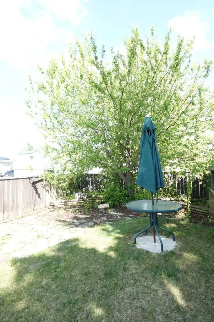 1009 1 Street NE Sundre AB T0M 1X0