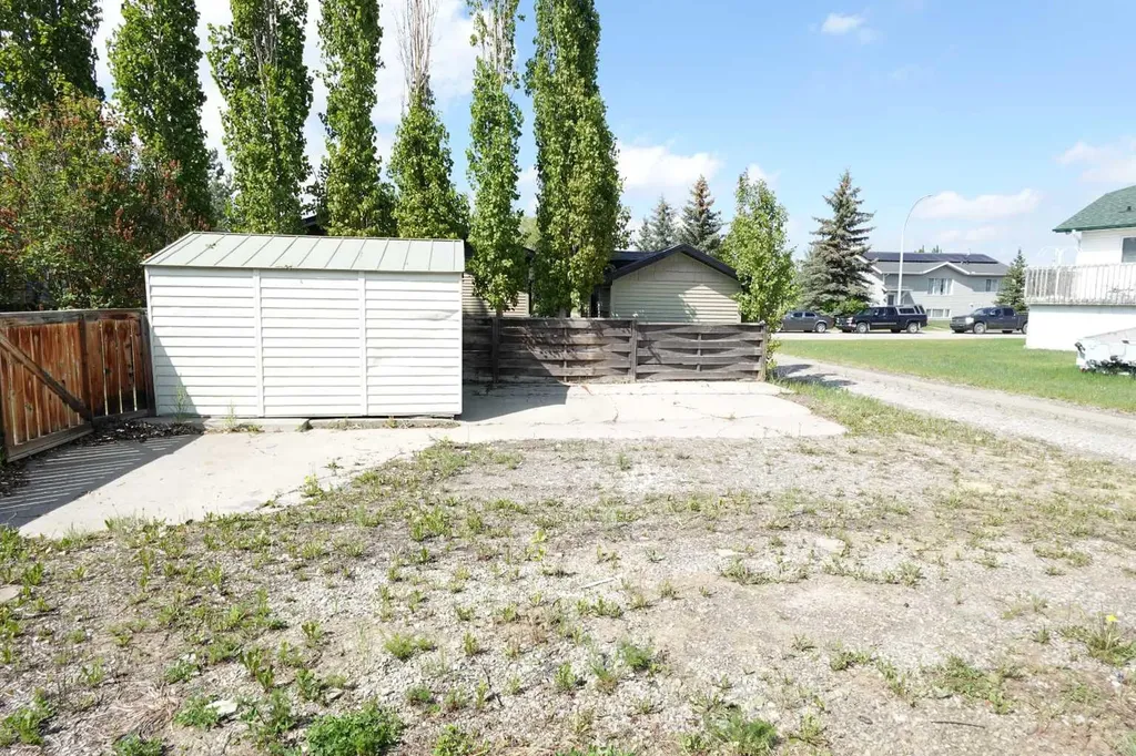 1009 1 Street NE Sundre AB T0M 1X0