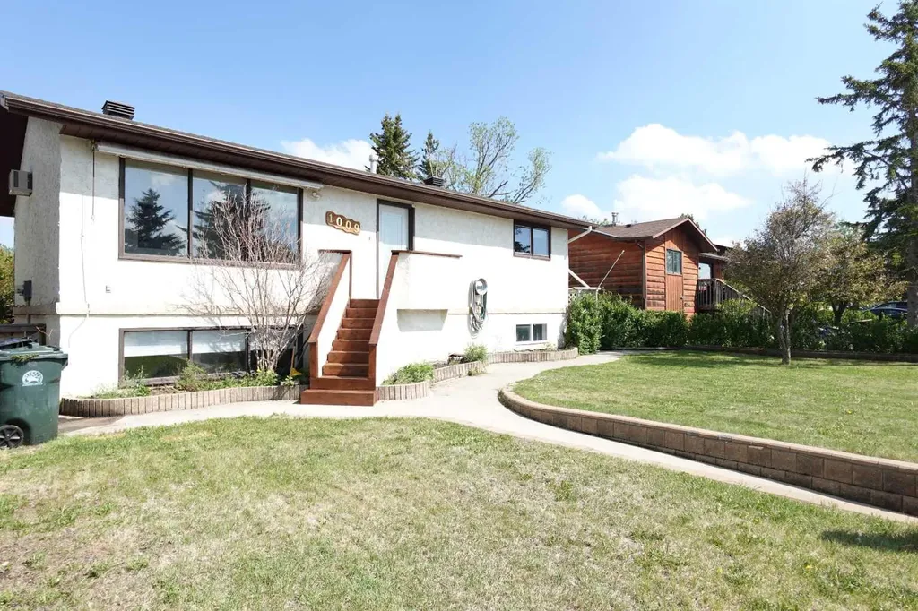 1009 1 Street NE Sundre AB T0M 1X0