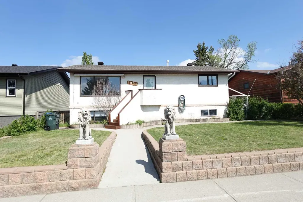 1009 1 Street NE Sundre AB T0M 1X0