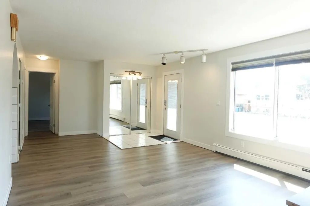 1009 1 Street NE Sundre AB T0M 1X0