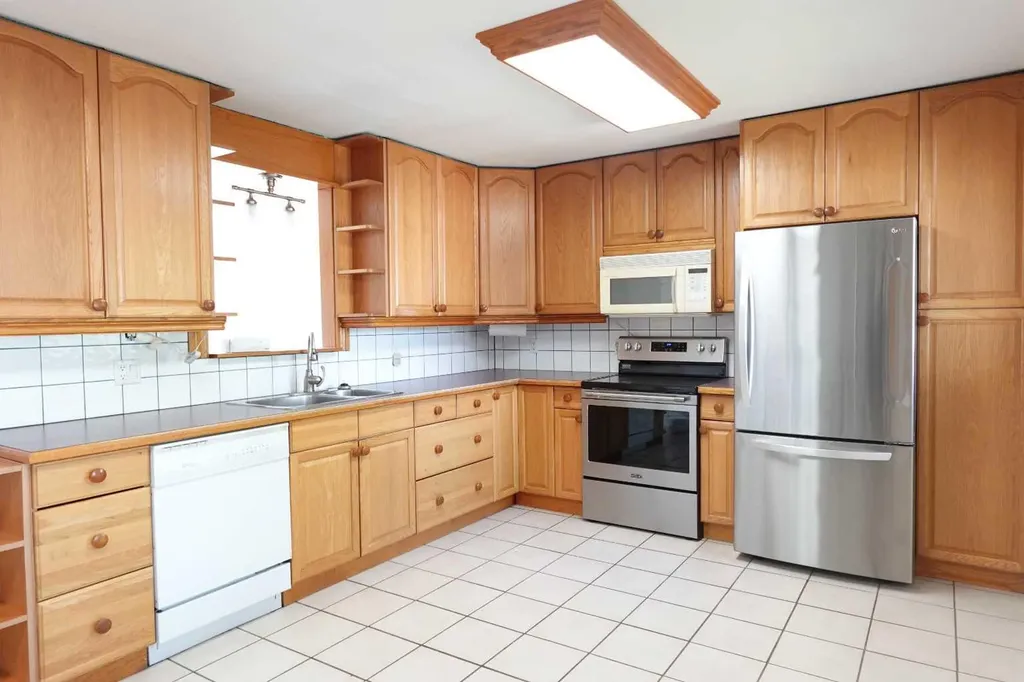 1009 1 Street NE Sundre AB T0M 1X0