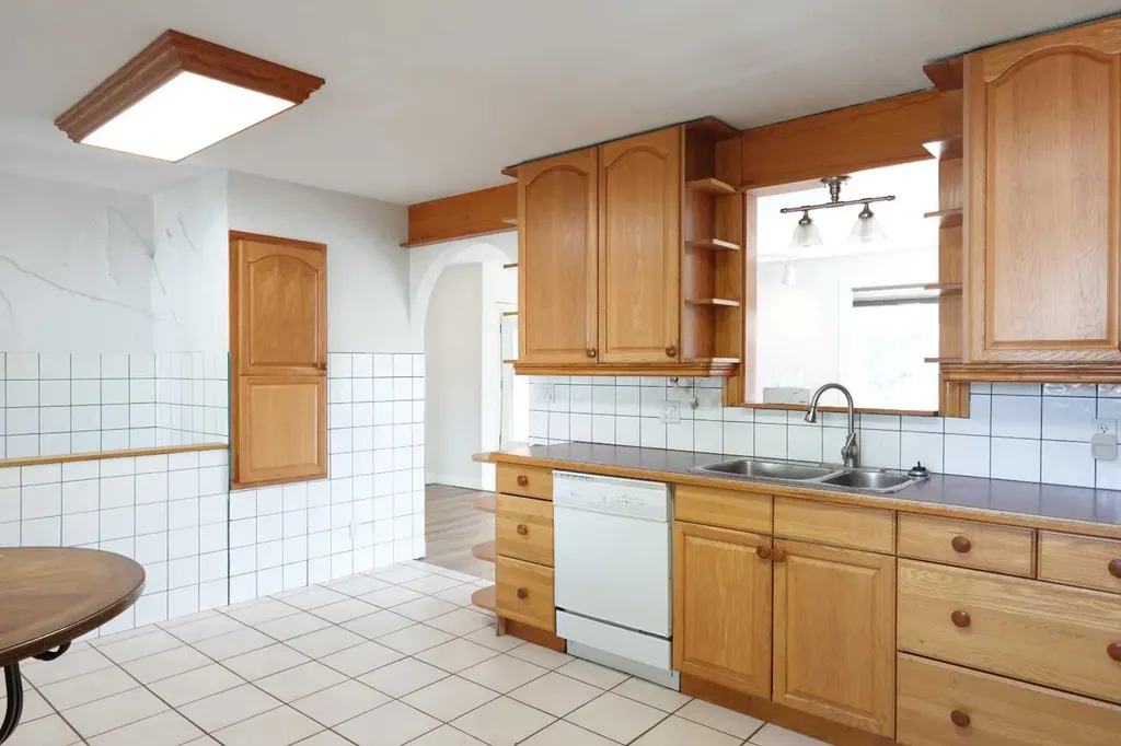 1009 1 Street NE Sundre AB T0M 1X0