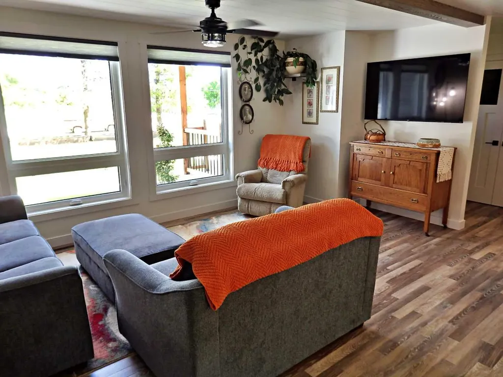 6019 52 Avenue Vermilion AB T9X 1X3