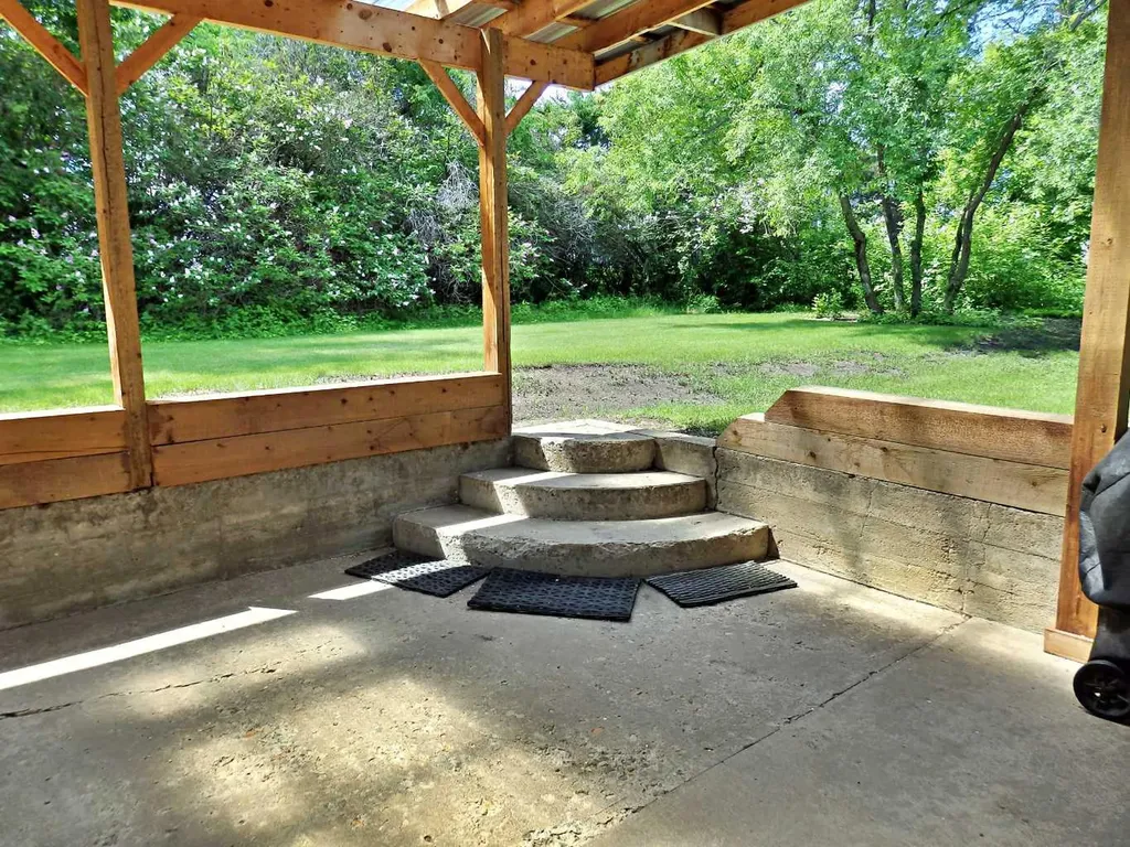 6019 52 Avenue Vermilion AB T9X 1X3