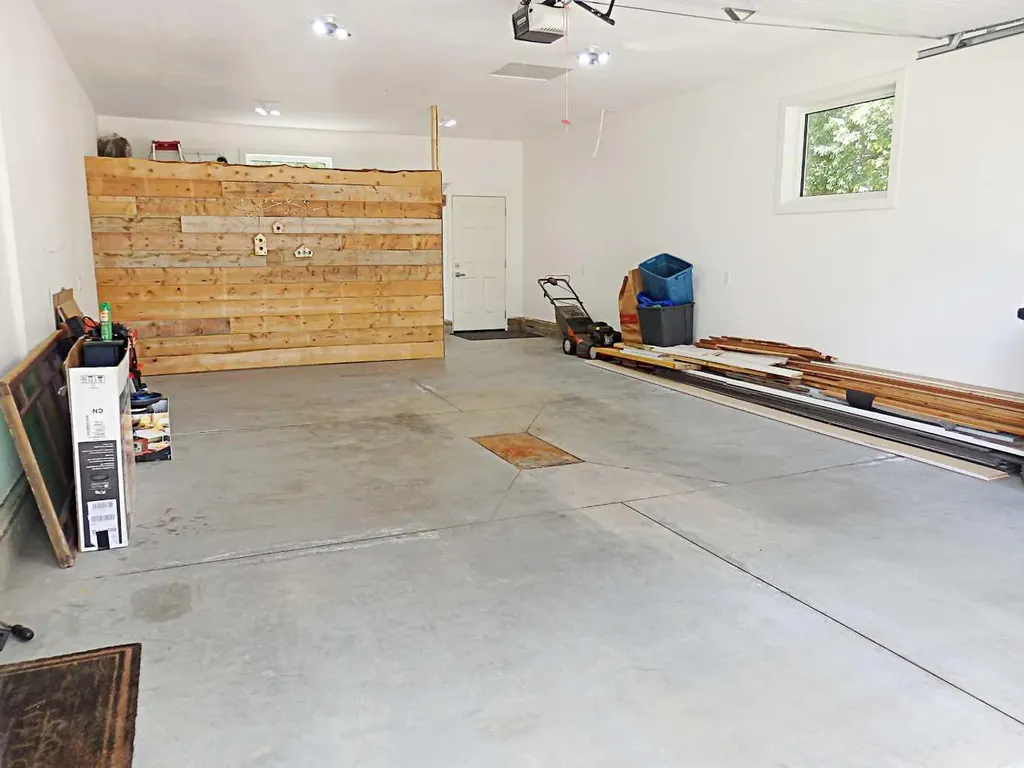 6019 52 Avenue Vermilion AB T9X 1X3