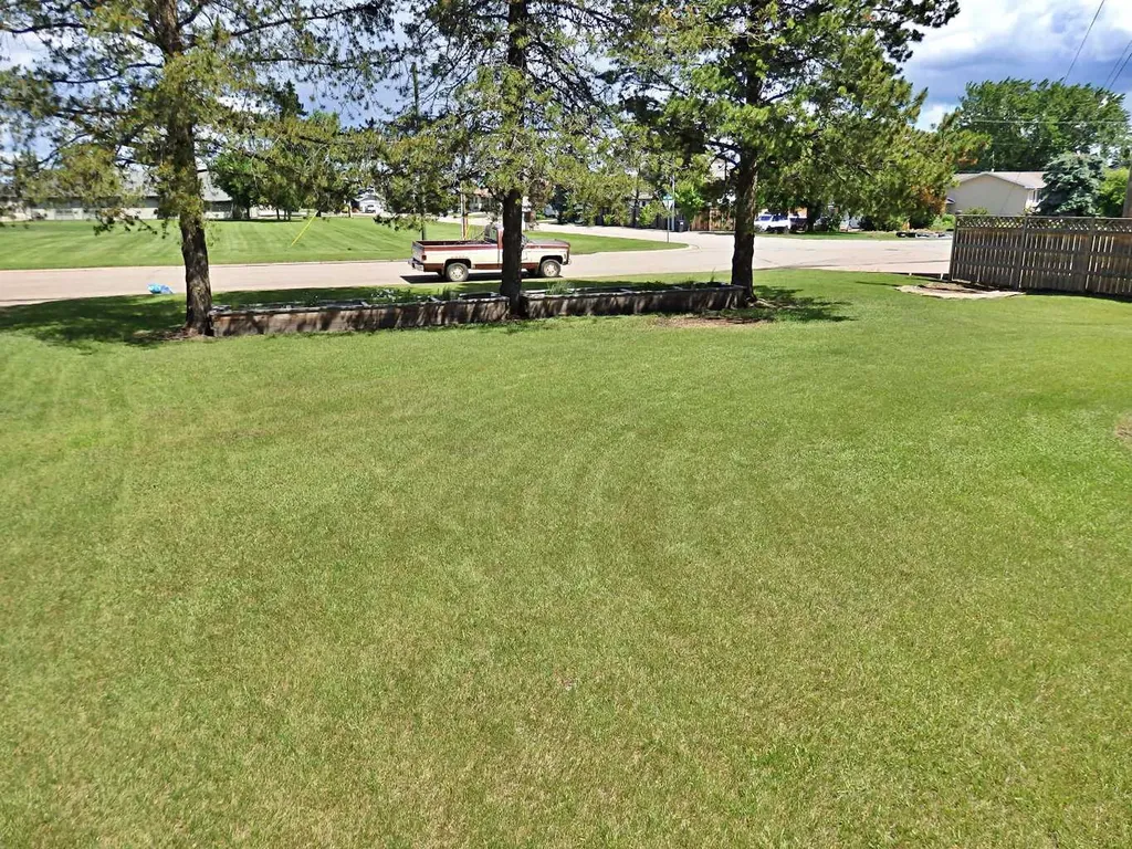 6019 52 Avenue Vermilion AB T9X 1X3