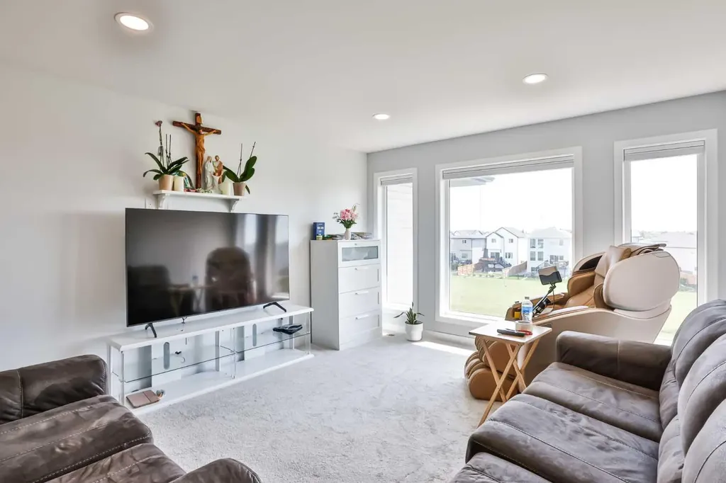134 Greywolf Road N Lethbridge AB T1H 7G5