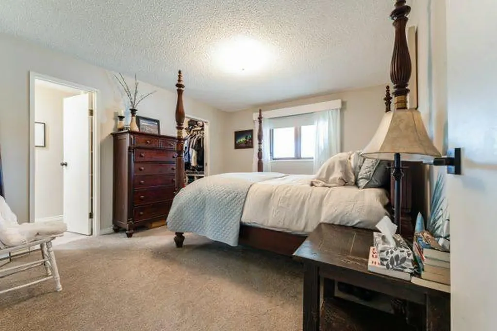 463 3 Avenue Drumheller AB T0J 2E0