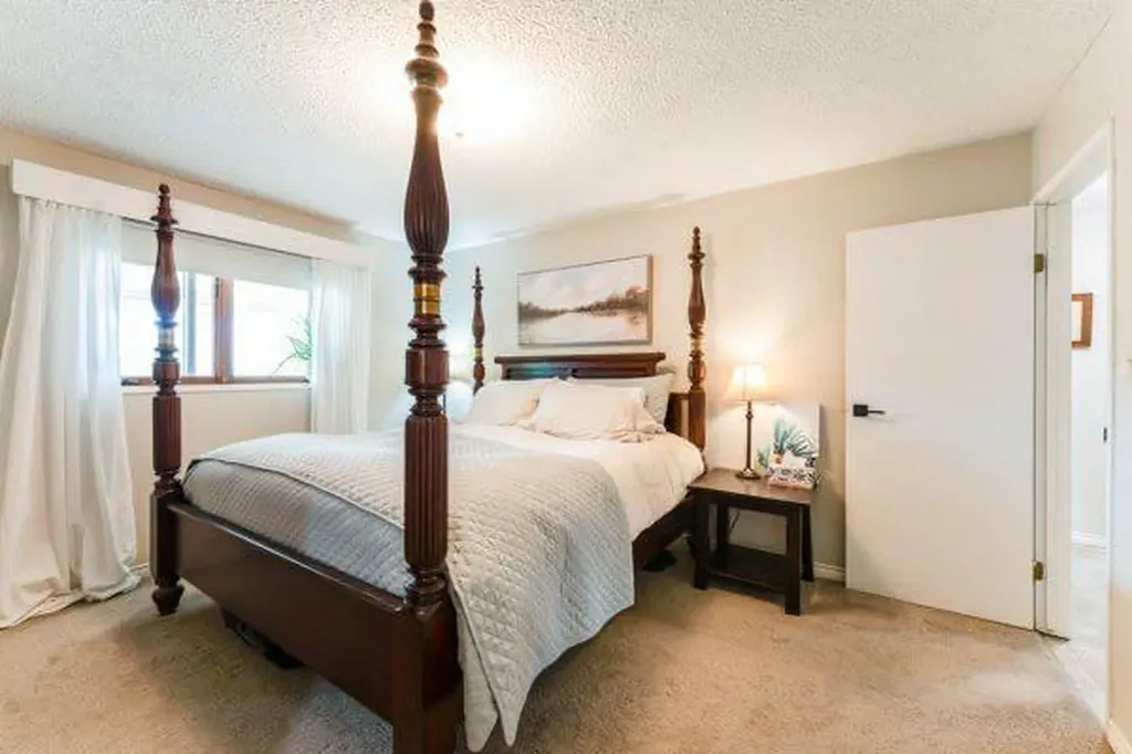 463 3 Avenue Drumheller AB T0J 2E0
