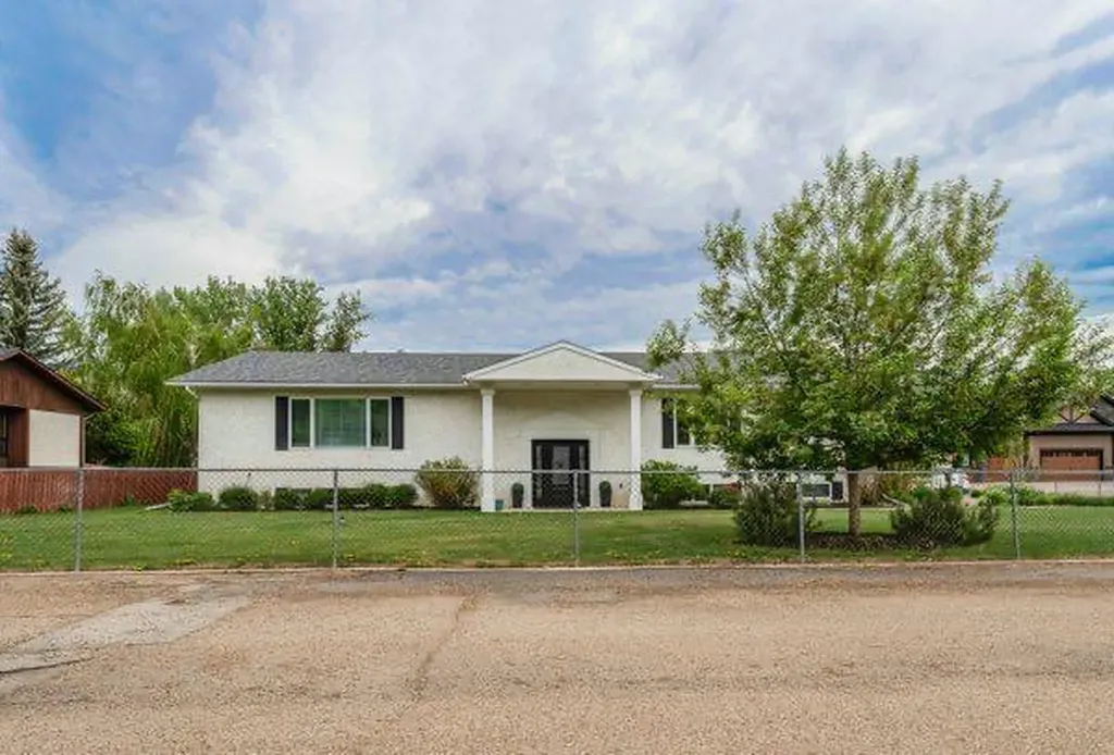 463 3 Avenue Drumheller AB T0J 2E0