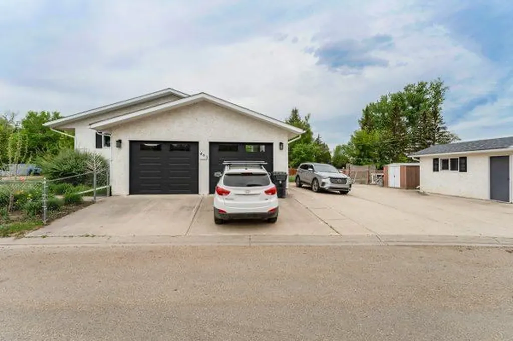 463 3 Avenue Drumheller AB T0J 2E0