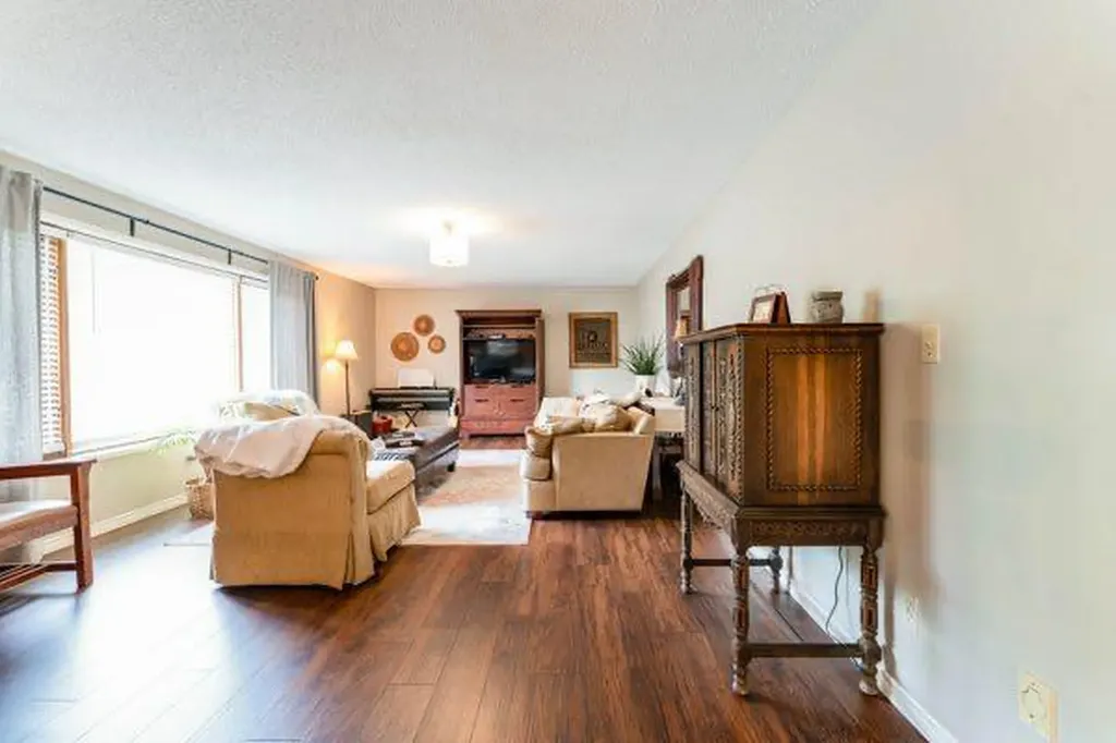 463 3 Avenue Drumheller AB T0J 2E0