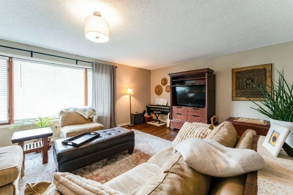 463 3 Avenue Drumheller AB T0J 2E0