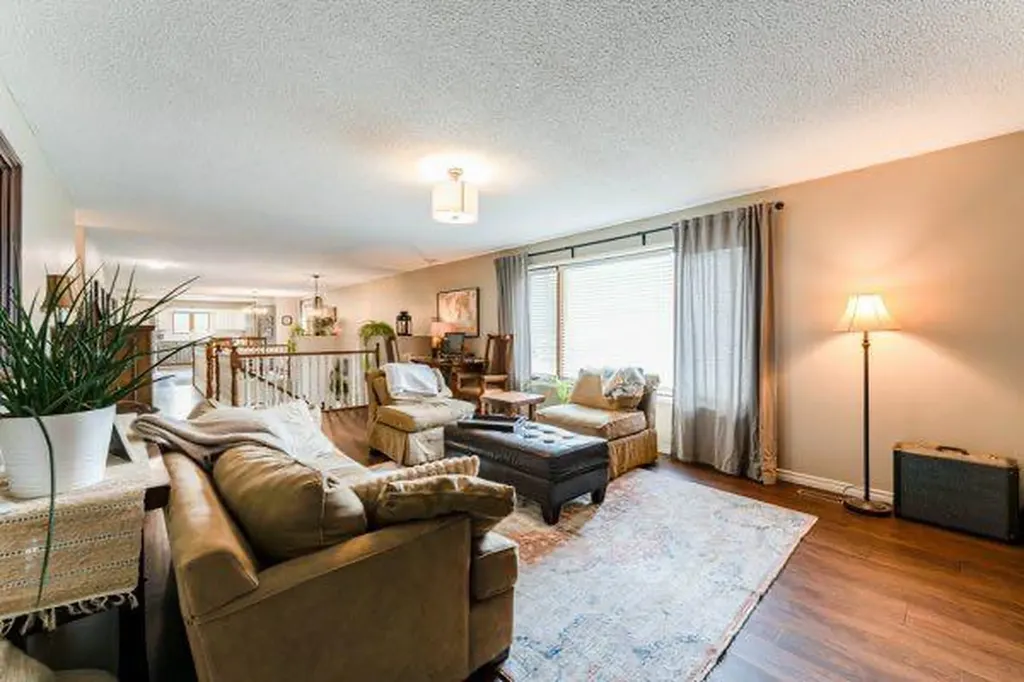 463 3 Avenue Drumheller AB T0J 2E0