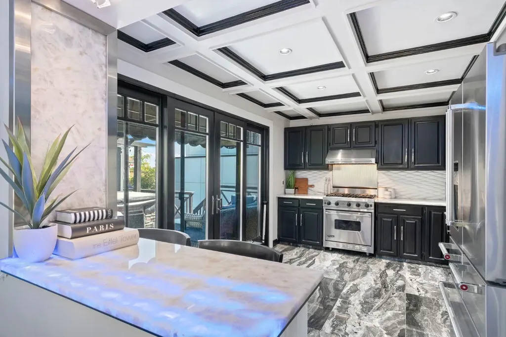 618 10 Street NE Calgary AB T2E 4M9