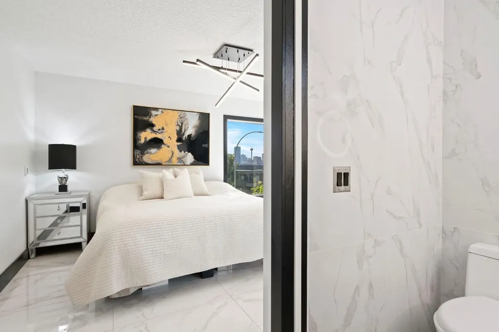 618 10 Street NE Calgary AB T2E 4M9