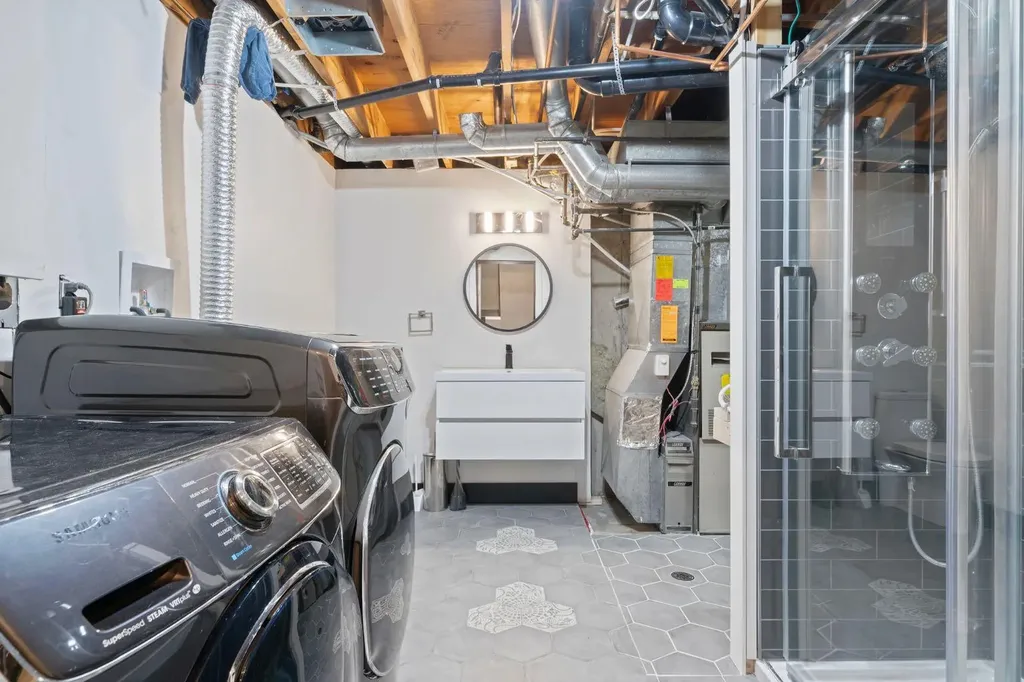 618 10 Street NE Calgary AB T2E 4M9