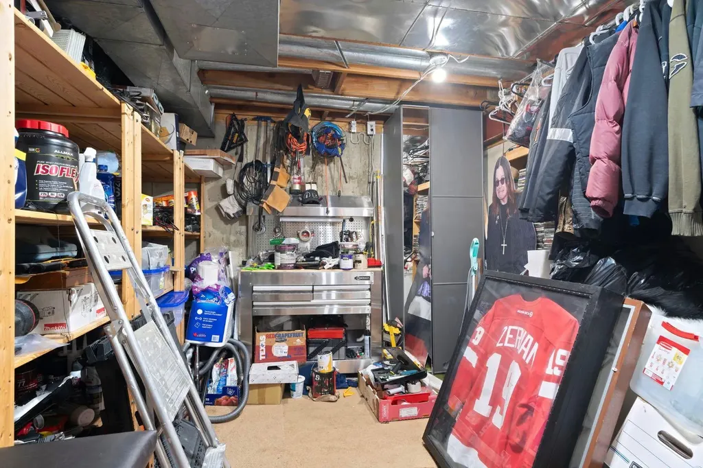 618 10 Street NE Calgary AB T2E 4M9