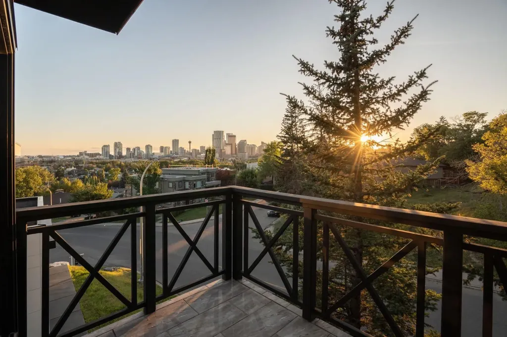 618 10 Street NE Calgary AB T2E 4M9