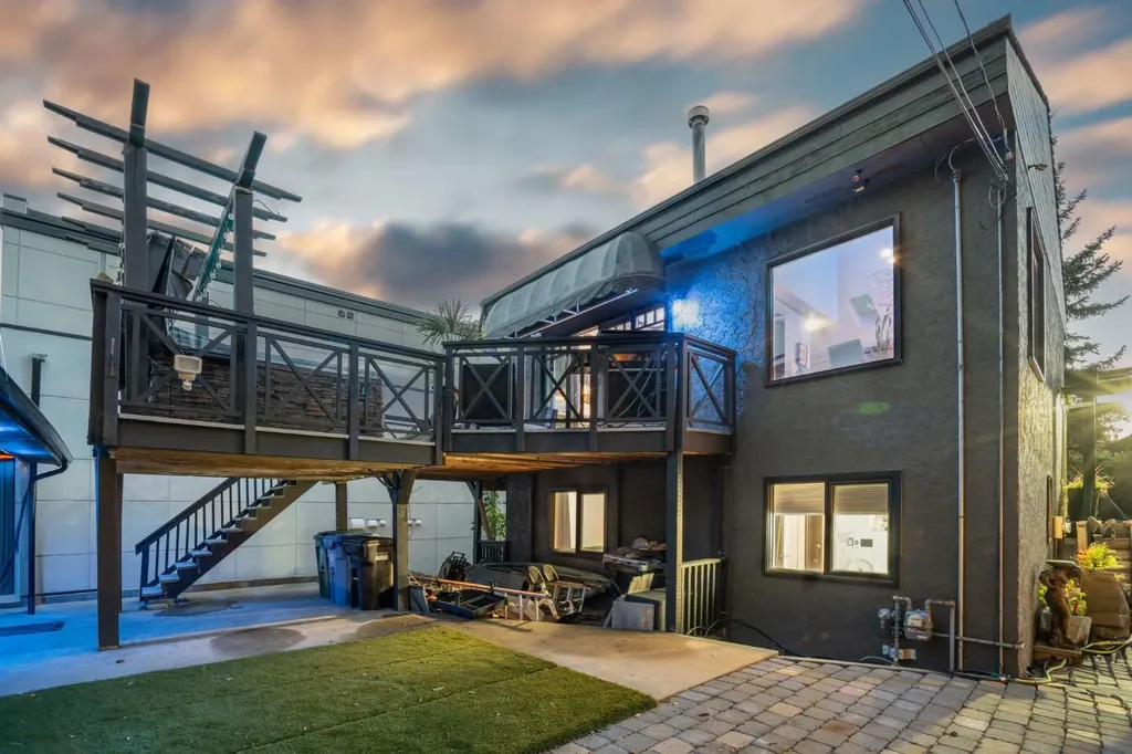 618 10 Street NE Calgary AB T2E 4M9