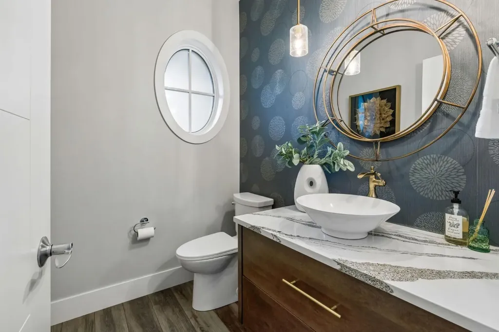 512 Memorial Drive NW Calgary AB T2N 3C4
