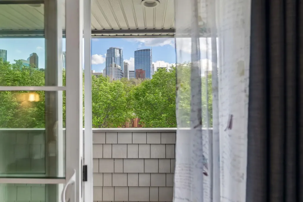 512 Memorial Drive NW Calgary AB T2N 3C4