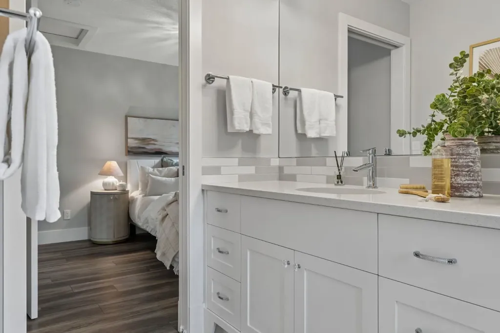 512 Memorial Drive NW Calgary AB T2N 3C4