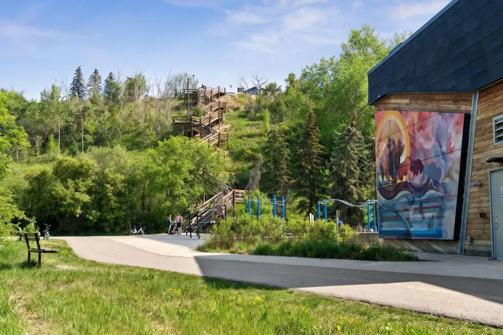 512 Memorial Drive NW Calgary AB T2N 3C4