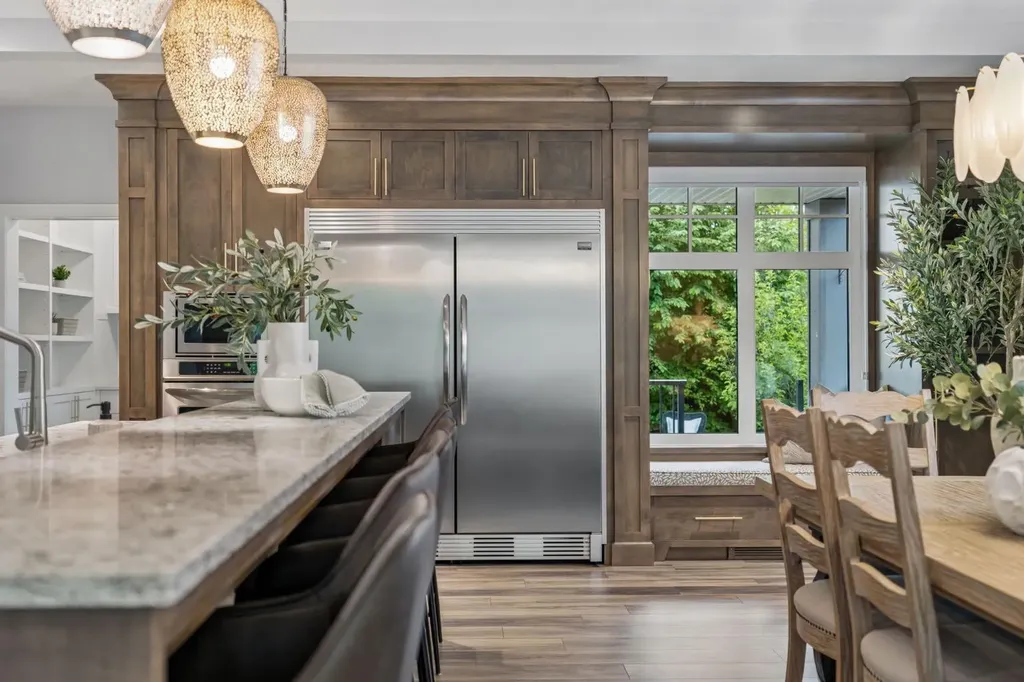512 Memorial Drive NW Calgary AB T2N 3C4