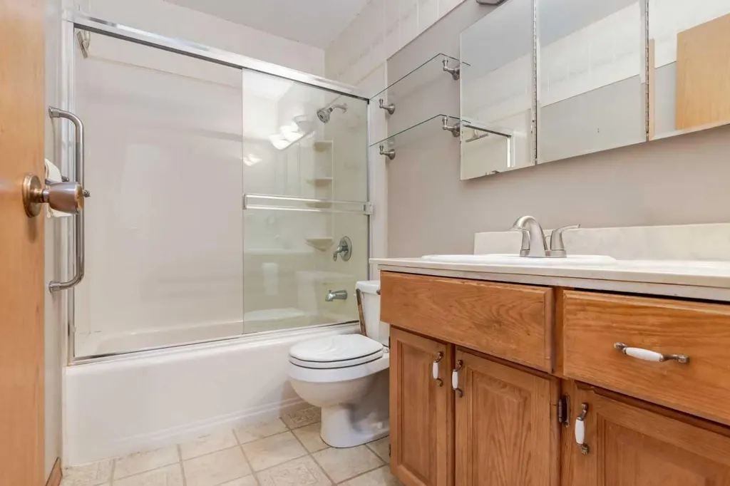 103 Cantrell Place SW Calgary AB T2W1X2