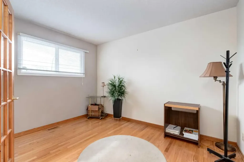 103 Cantrell Place SW Calgary AB T2W1X2