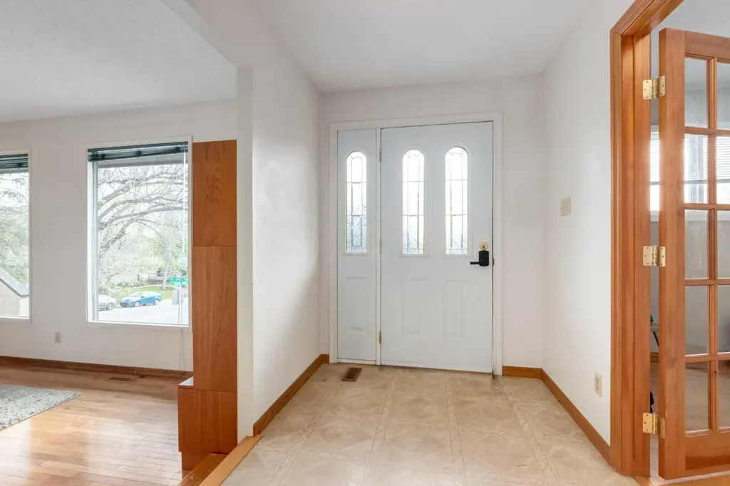 103 Cantrell Place SW Calgary AB T2W1X2