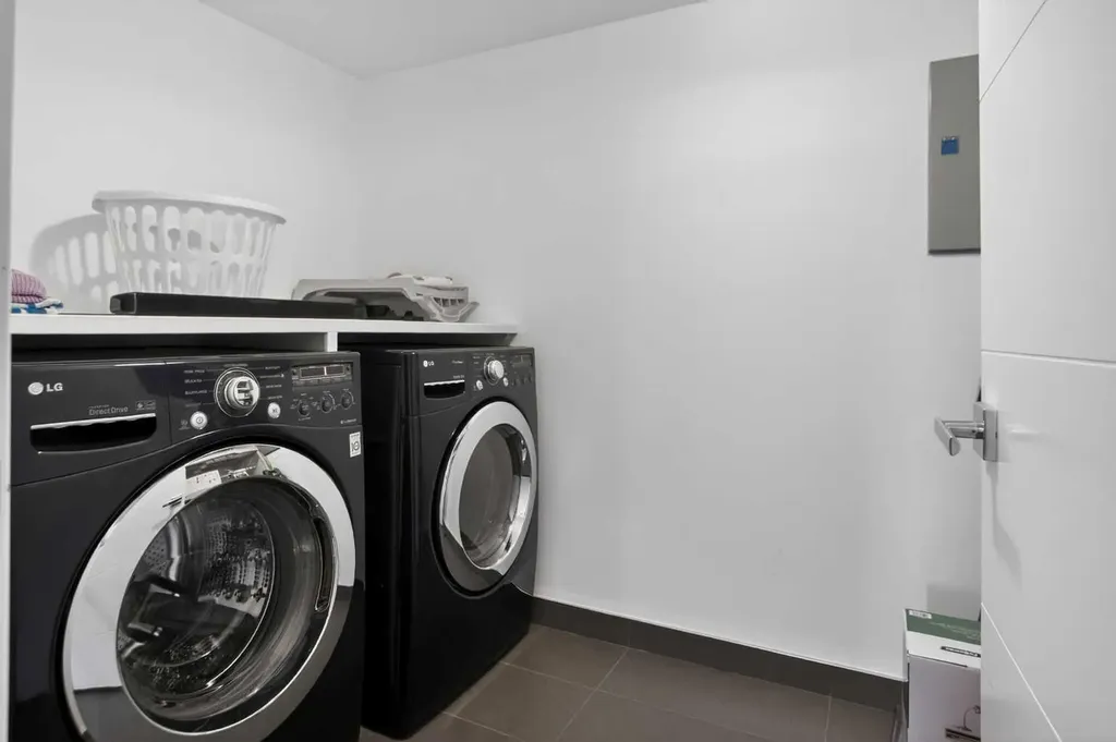 1001 14 Avenue SW Calgary AB T2R 1L2