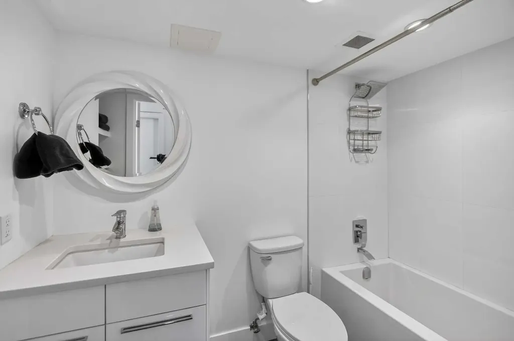 1001 14 Avenue SW Calgary AB T2R 1L2