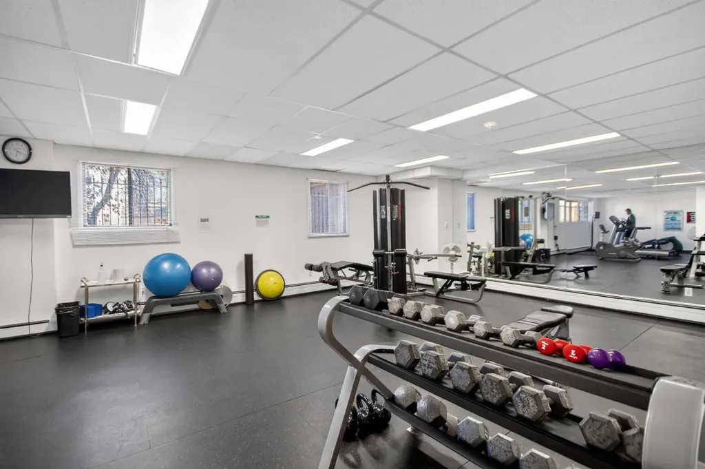 1001 14 Avenue SW Calgary AB T2R 1L2