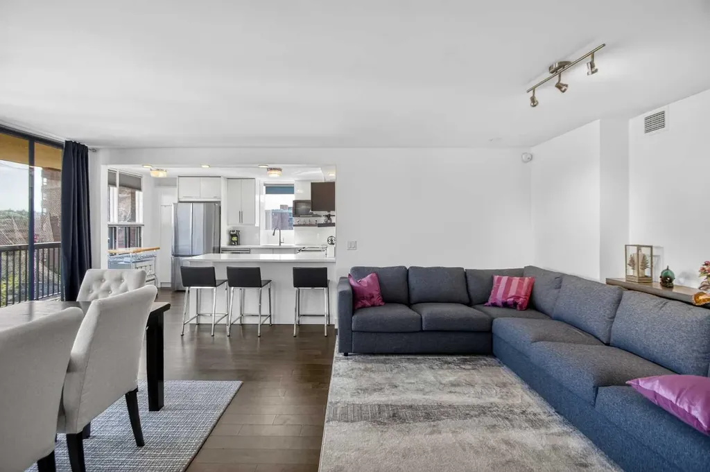 1001 14 Avenue SW Calgary AB T2R 1L2