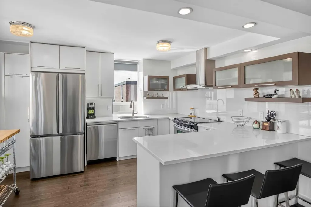 1001 14 Avenue SW Calgary AB T2R 1L2