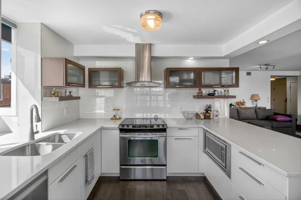 1001 14 Avenue SW Calgary AB T2R 1L2