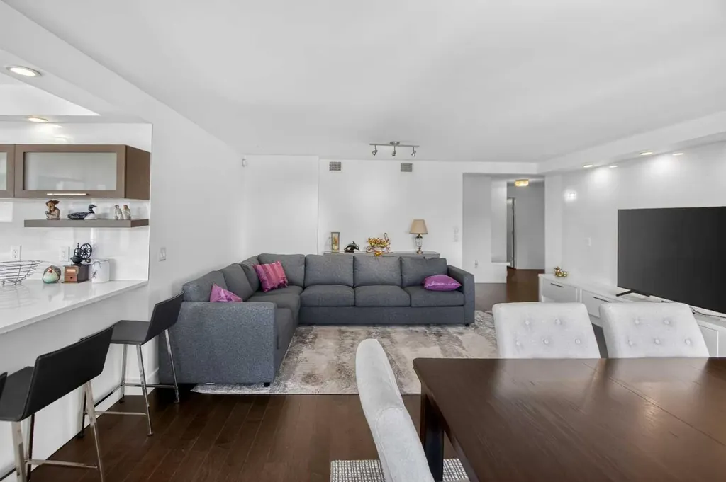 1001 14 Avenue SW Calgary AB T2R 1L2