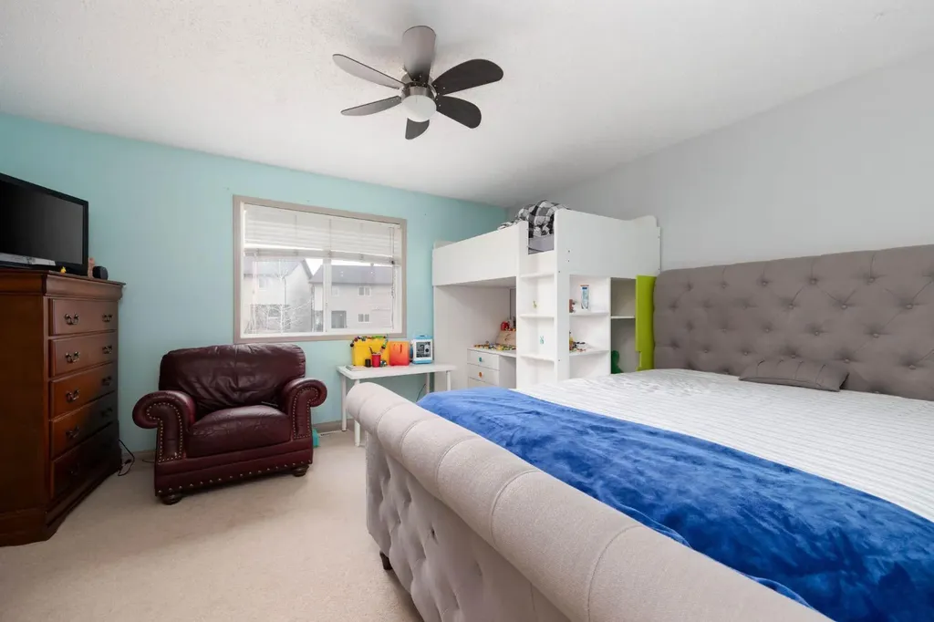 172 Cinnamon Street Fort Mcmurray AB t9k2t4