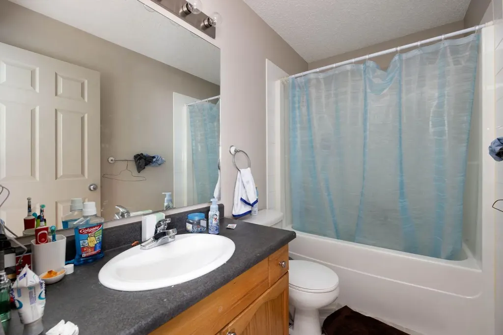 172 Cinnamon Street Fort Mcmurray AB t9k2t4