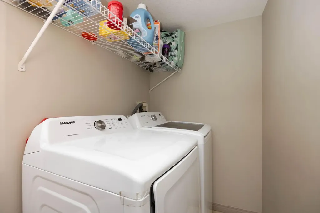 172 Cinnamon Street Fort Mcmurray AB t9k2t4