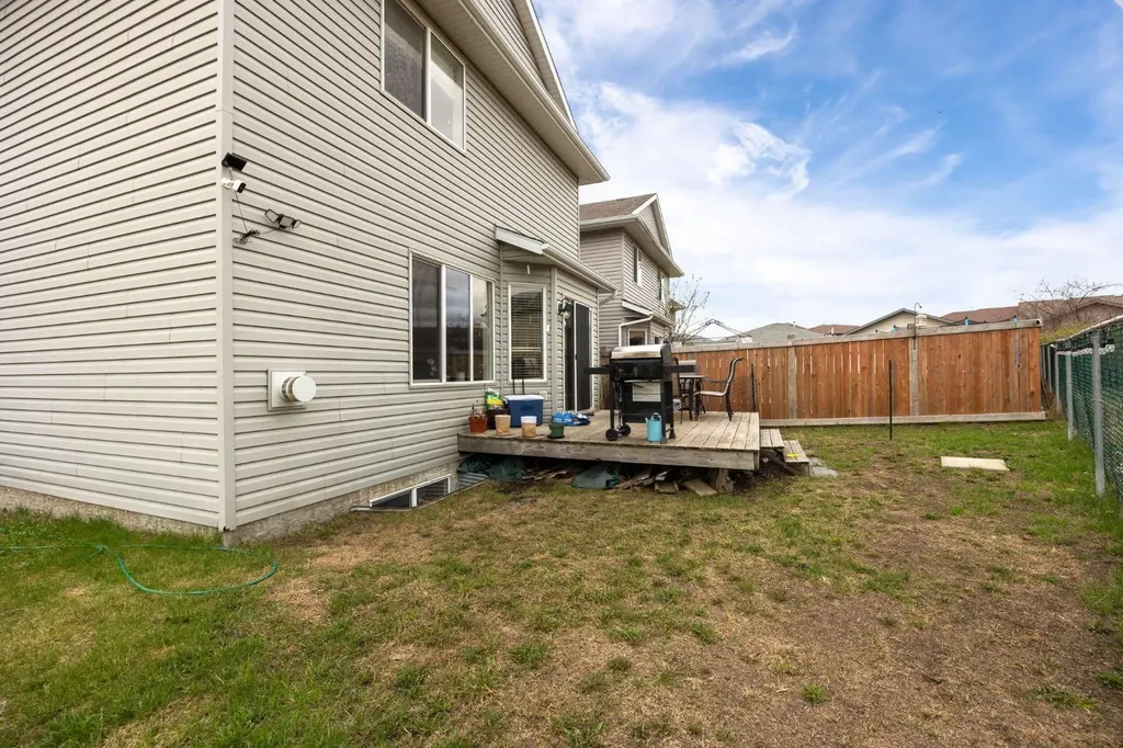 172 Cinnamon Street Fort Mcmurray AB t9k2t4