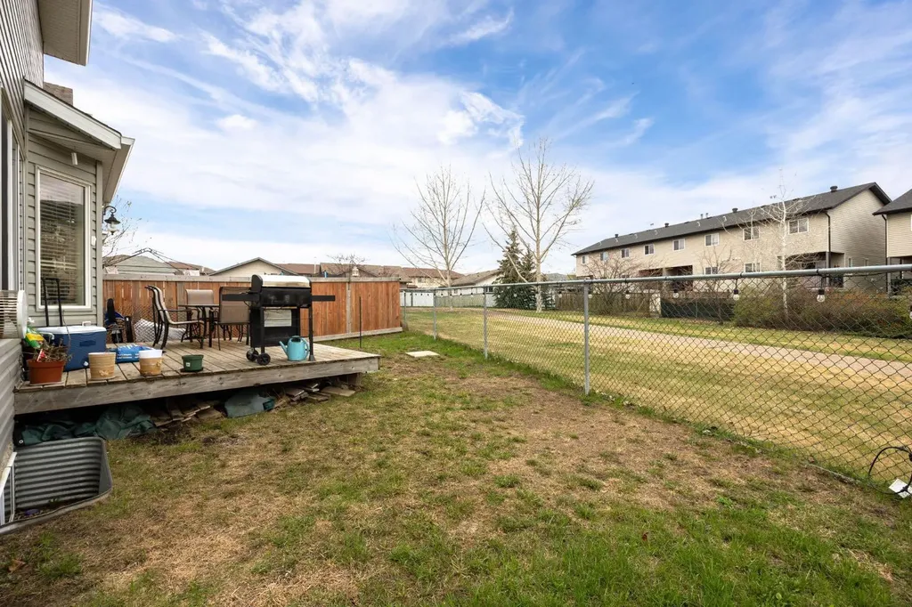 172 Cinnamon Street Fort Mcmurray AB t9k2t4