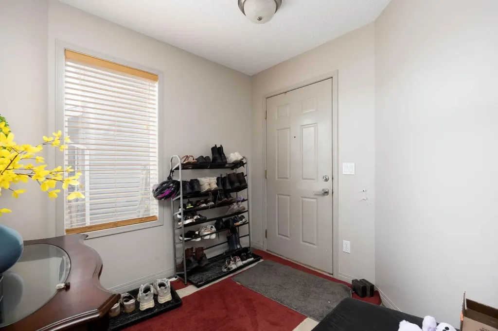 172 Cinnamon Street Fort Mcmurray AB t9k2t4