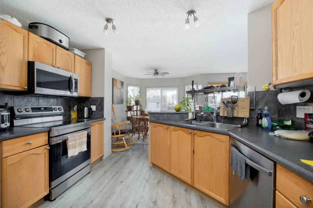 172 Cinnamon Street Fort Mcmurray AB t9k2t4
